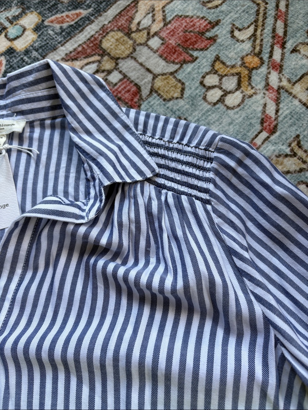 Beachlunchlounge isa majestic blue striped blouse lightweight smocked NWT top - Picture 4 of 8